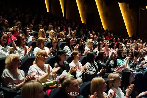 #Ти_в_себе_одна: Маша Єфросиніна провела майстер-клас у «Промені» (фото)*