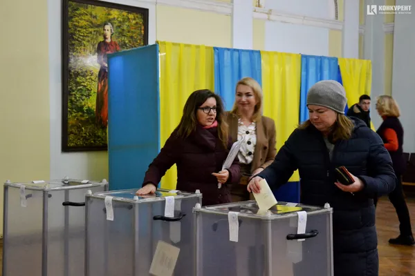 У СНУ тривають вибори ректора із одним кандидататом у бюлетені  (фото)