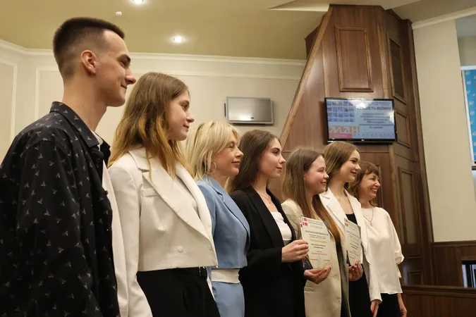 Гордість Волині: у Луцьку відзначили юних інтелектуалів та їхніх наставників (фото)