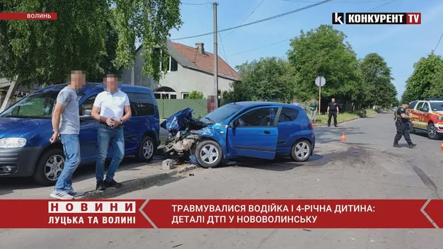 Травмувалися водійка і 4-річна дитина: деталі ДТП у Нововолинську (фото, відео)