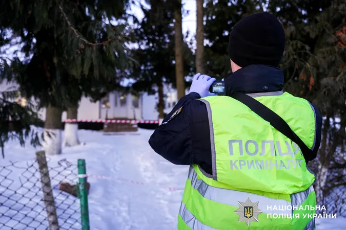 Кривава трагедія: на Рівненщині 72-річний чоловік зарубав п'ятьох людей (фото)