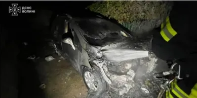 Нічна пожежа на Волині: у Затурцях загорівся легковий автомобіль (фото)