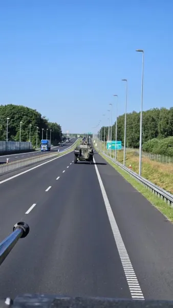 Польща перекинула понад тисячу військових на кордон із Білоруссю (фото)