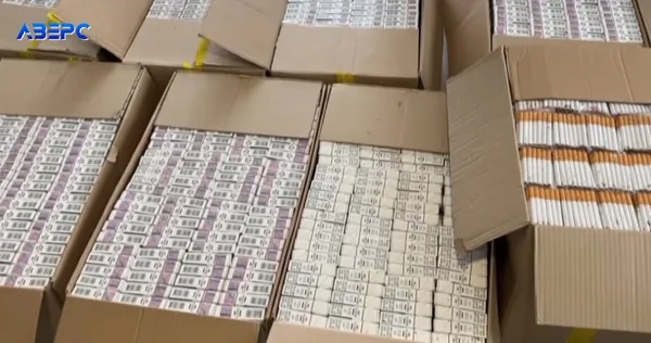 Готову продукцію фасували у пачки, клеїли підробні марки акцизу та збували