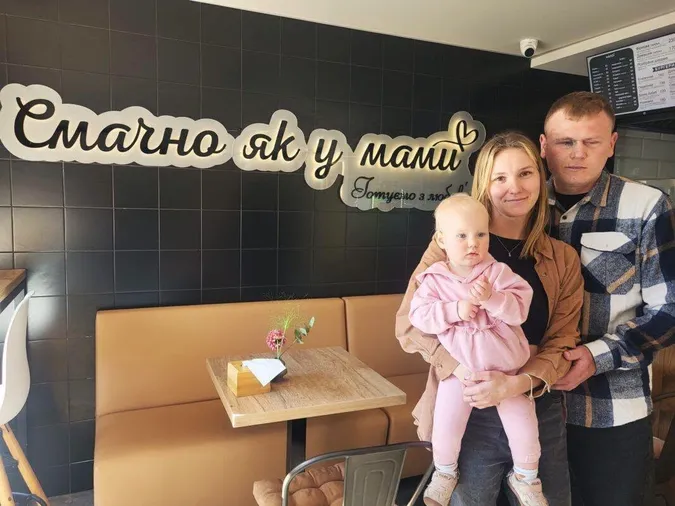 Після поранення, втрати зору і народження доньки: ветеран із Волині відкрив власне кафе (фото)