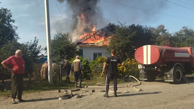 У волинському селі горіла хата молодої родини (фото)