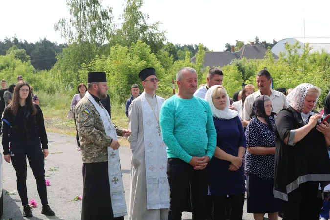 У Луцькому районі віддали останню шану Герою Володимиру Шоцькому (фото)