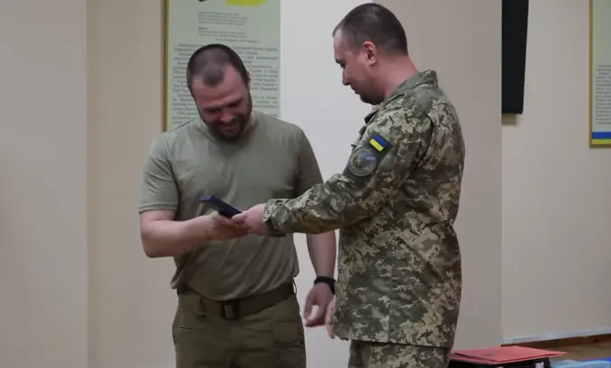 Лучанин Олександр Фацевич отримав медаль від Буданова (відео)