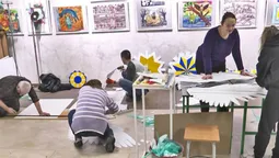 У Луцьку створюють прикраси для головних ялинок міста: якими вони будуть (відео)