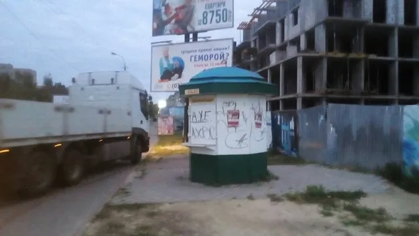 У Луцьку почали зносити незаконні споруди (фото)