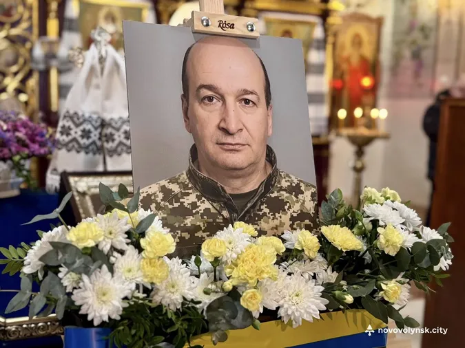 Назавжди 49: у Нововолинську попрощалися з полеглим воїном Юрієм Котом (фото)