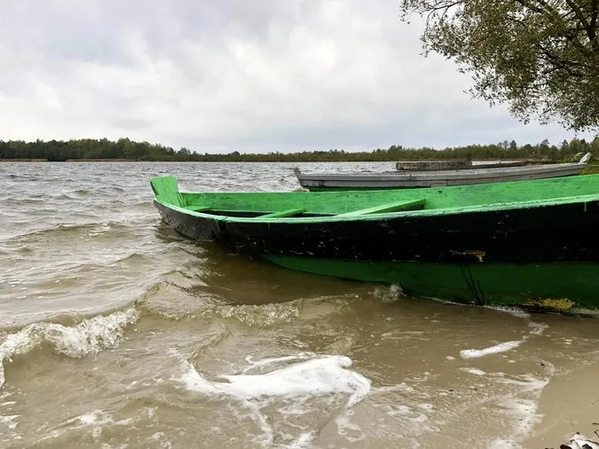 🌊Осінь на повну: в мережі показали краєвиди волинського озера (фото)