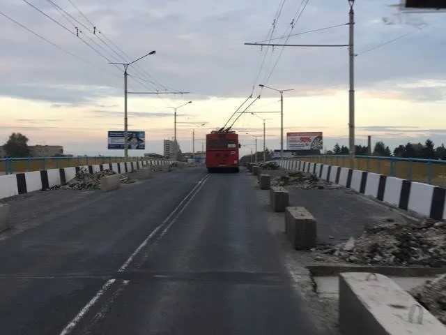 Міст на Рівненській у Луцьку обіцяють доробити до початку 2017 року (фото)