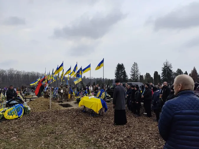 У Луцькому районі попрощалися із загиблим воїном Андрієм Драганчуком (фото)