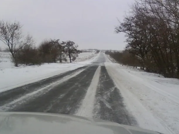 На Волині через непосипану та слизьку дорогу сталась ДТП