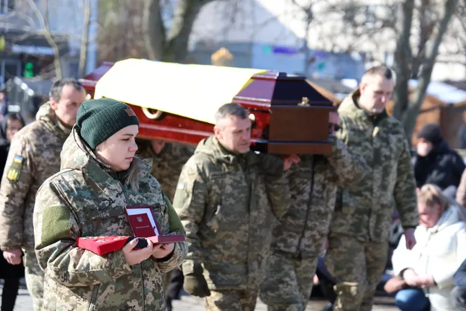 У Луцьку попрощалися із загиблими воїнами Владиславом Петруком та Андрієм Серганчуком (фото)