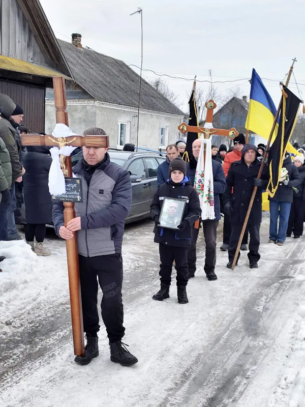 Назавжди 47: на Волині попрощалися з воїном Сергієм Кальчуком (фото)