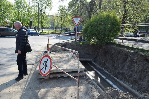 Ремонтують чотири ділянки тепломереж: у Луцьку готуються до опалювального сезону (фото)