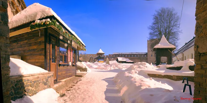 Рожево і сніжно: луцький фотограф поділився атмосферними світлинами