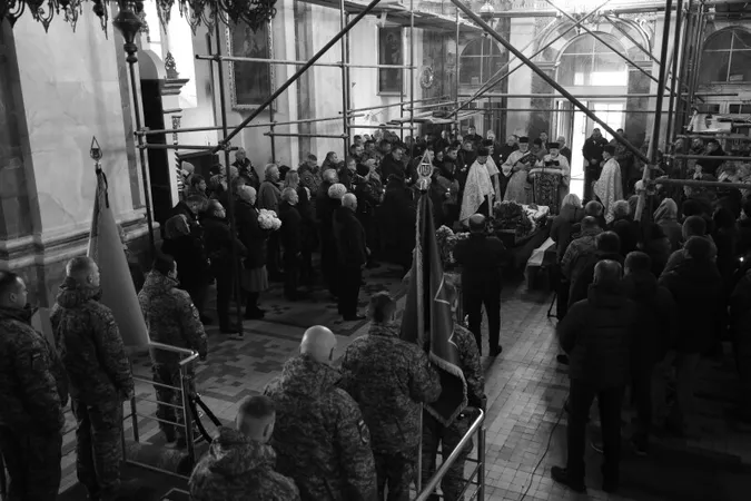 У Луцьку попрощалися із загиблим на Запоріжжі штаб-сержантом Віктором Оверчуком (фото)