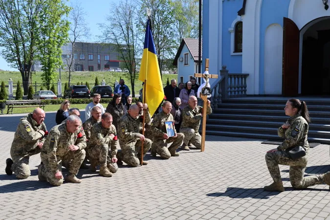 Загинув на Великдень: у Луцьку попрощались з Героєм Олександром Кущем