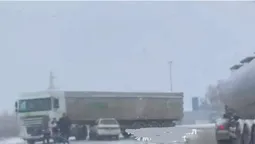 У Луцьку не розминулися вантажівка та легковик