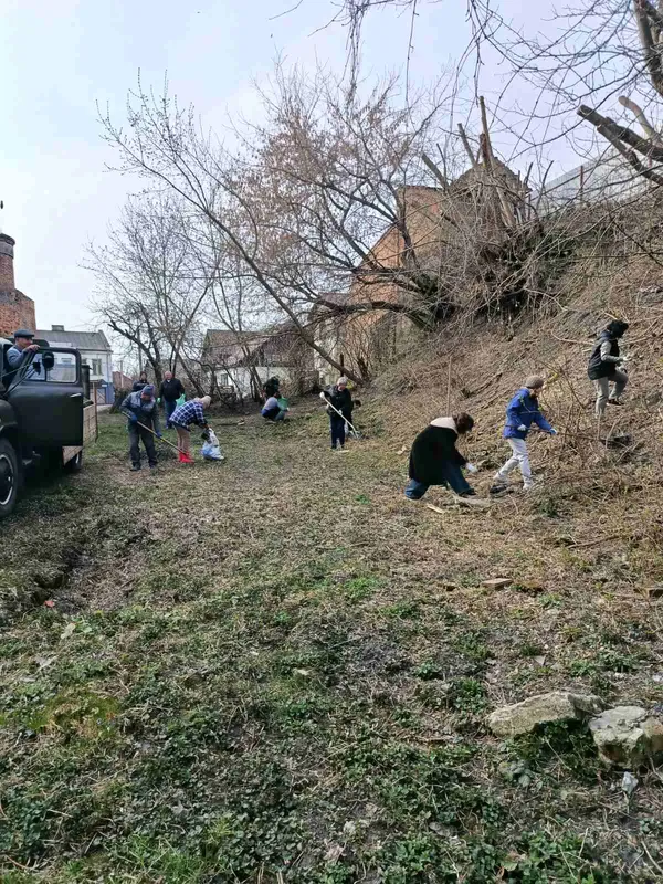 Артефакт з XVI століття: під час толоки біля Дубенського замку натрапили на несподівану знахідку (фото)