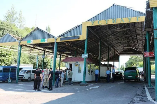 Черг немає, є затор, – митники про ситуацію на польсько-українському кордоні