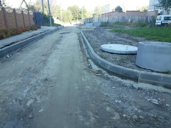 Показали, як у Луцьку ремонтують вулицю Захарова (фото)