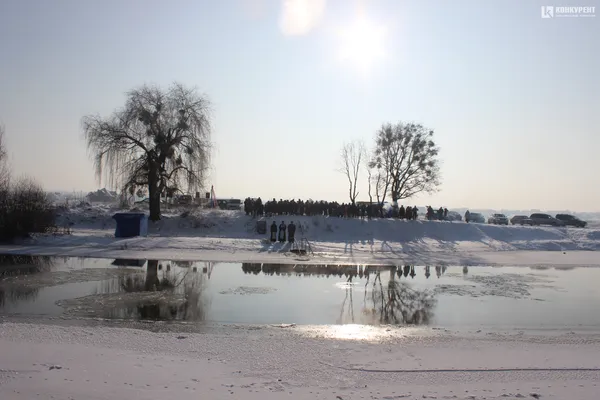 Льодохреща: як освячували воду і лучан (репортаж)
