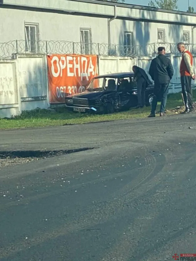 Розтрощені автівки: у Луцьку на Ківерцівській ДТП (фото)