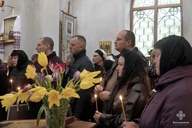 Скорботний день для міста на Волині: попрощалися з воїном Віталієм Кузмяком (фото)