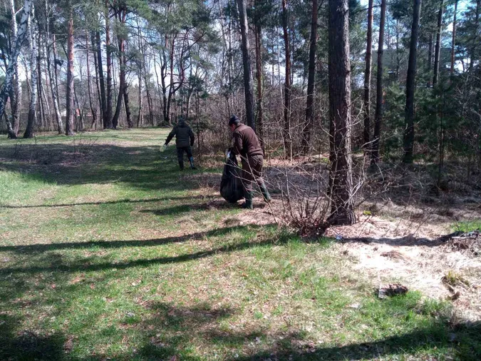 Сотня чорних пакетів: на Шацьких озерах влаштували велике прибирання (фото)