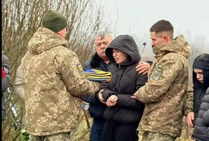 На Волині попрощалися із загиблим молодим воїном Богданом Божком (фото)