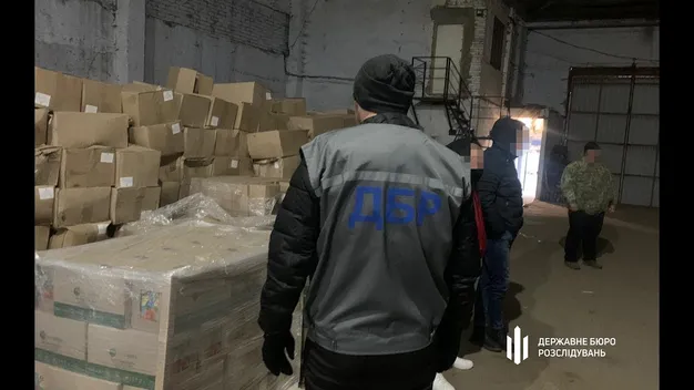 ДБР викрило підприємців, які крали продукти, призначені для ЗСУ (фото, відео)