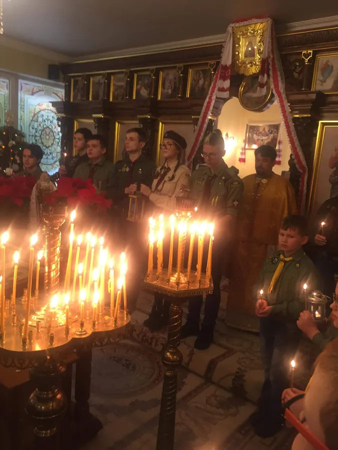Луцьким закладам передали Вифлиємський вогонь миру