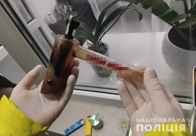 Збував канабіс «з рук у руки»: у Луцьку затримали 27-річного наркоторговця (фото, відео)