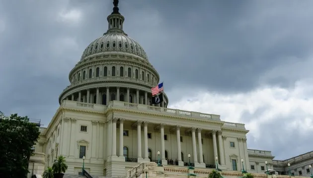 У США ухвалили передачу Україні 40 мільярдів доларів