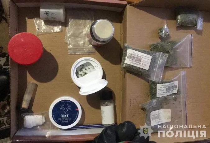 У Луцькому районі схопили розбійника з кілограмом «шмалі» і зброєю (фото)