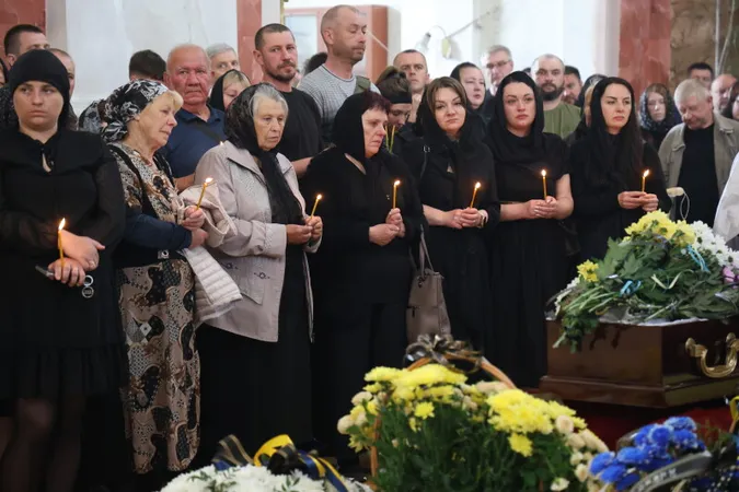 У Луцьку провели в останню дорогу Героя Олександра Кобилька (фото)