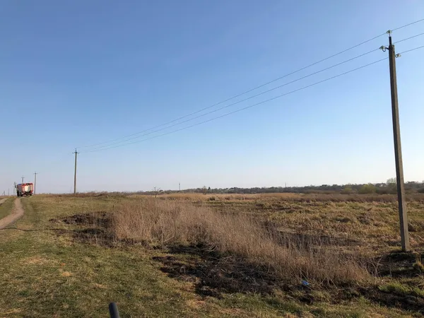 Під Луцьком горить луг (фото)