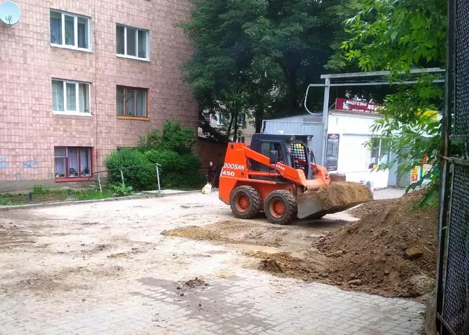 Лучани розкритикували ремонт на ринку біля «Лучеська» через небезпеку (фото)