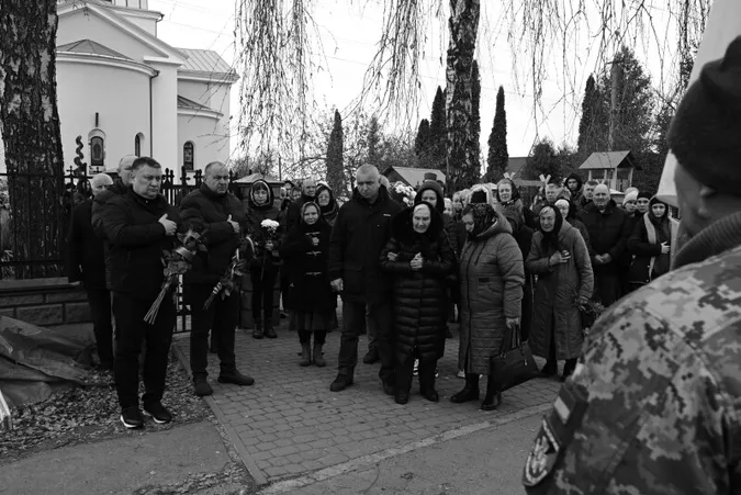 Луцька громада попрощалася із померлим від поранень Романом Мельничуком (фото)