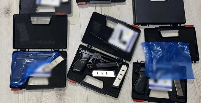 Пістолети «в асортименті»: волинські правоохоронці затримали «збройового барона» (фото)