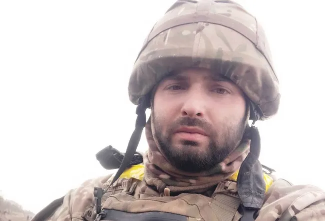 Залужний відзначив «Золотим хрестом» волинського воїна (фото)