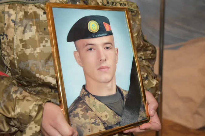 У Луцьку попрощалися із 26-річним Героєм Юрієм Головачем (фото)