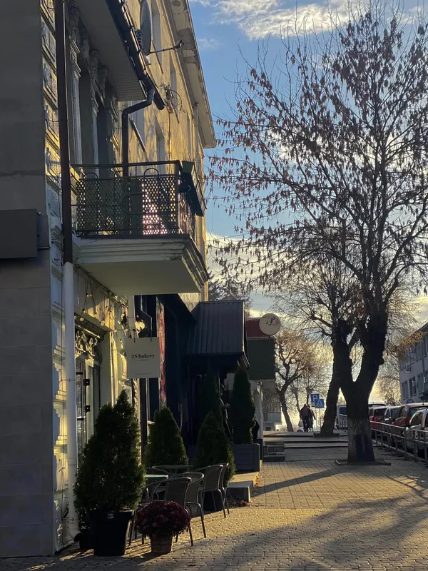 Листопадове сонце погуляло вуличками Луцька (фото)