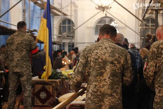 У Луцьку попрощалися із загиблими захисниками Ігорем Бохонюком і Романом Волошкіним (відео)