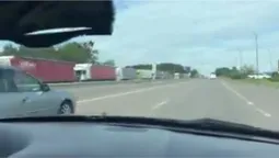 На українсько-польському кордоні фури застрягли у 30-кілометровій черзі  (відео)