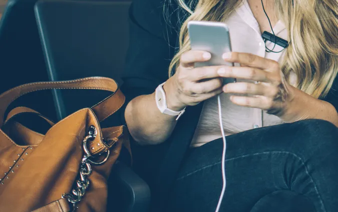 Чи передається коронавірус через смартфон і як дбати про гігієну гаджета